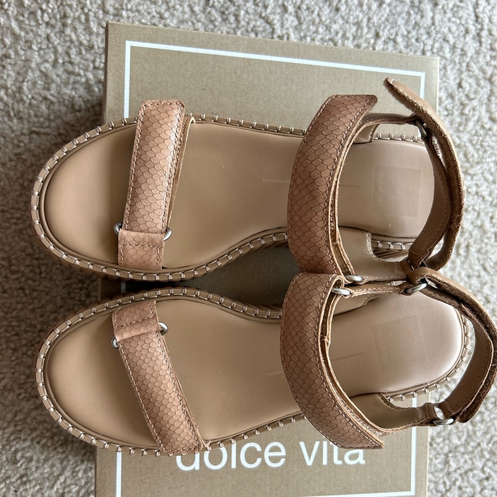Dolce Vita Women's Leather Platform Sandals - Picture 2 of 8